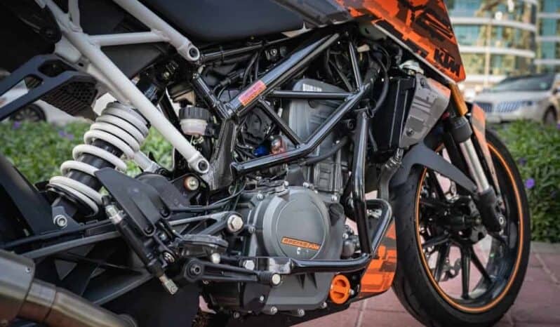 
								KTM 390 Duke 2022 full									