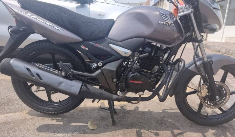 
								HONDA Cb Unicorn 150 2018 full									