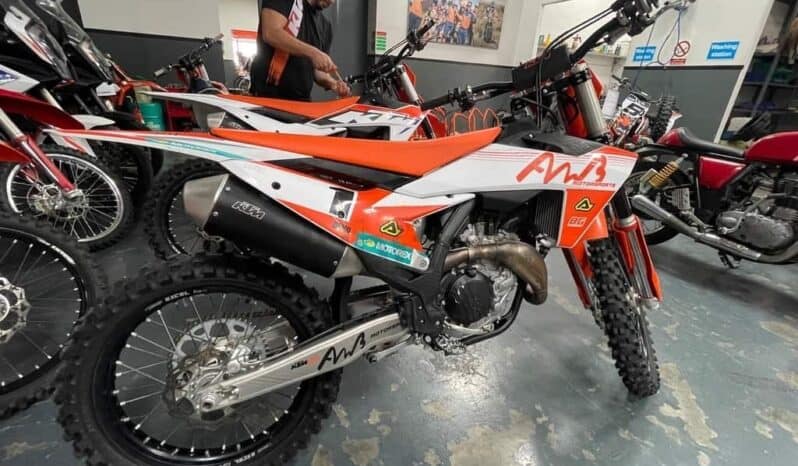 
								KTM 450 Sx-F 2023 full									