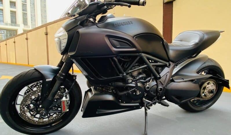 
								DUCATI Diavel 2015 full									