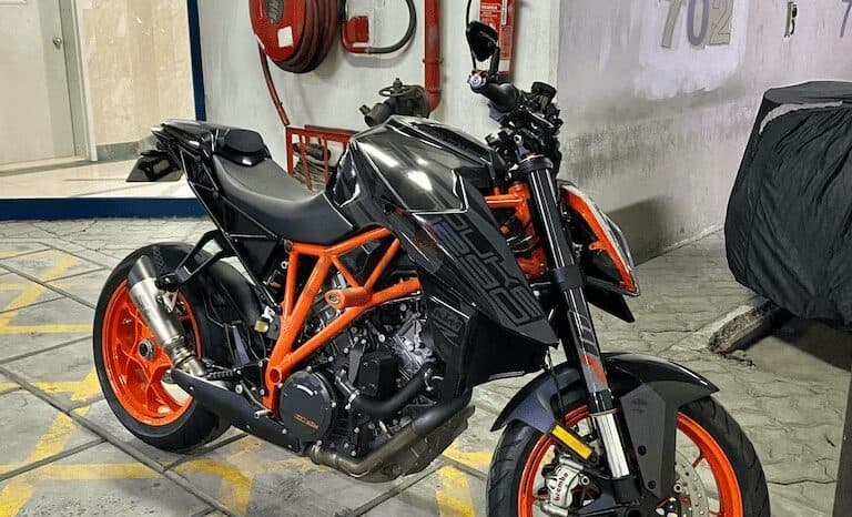 
								KTM 1290 Super Duke R 2018 full									