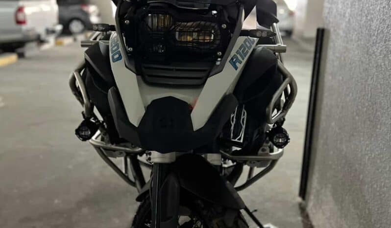 
								BMW R 1200 Gs Adventure 2015 full									