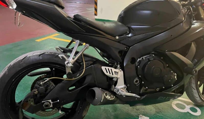 
								SUZUKI Gsx-R600 2010 full									