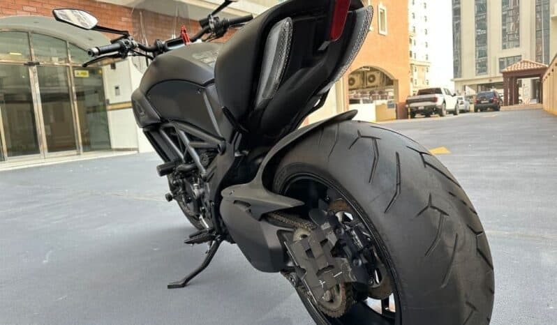 
								DUCATI Diavel 2015 full									