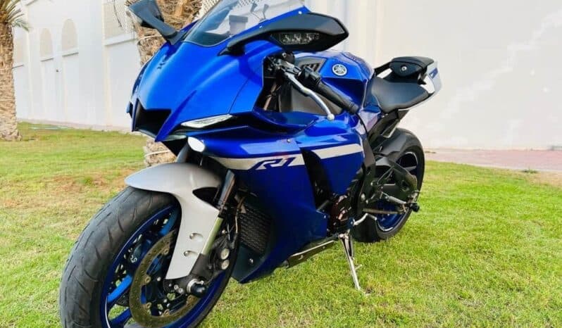 
								YAMAHA Yzf-R1 2020 full									