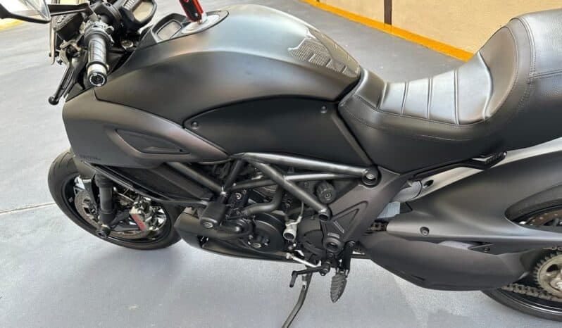 
								DUCATI Diavel 2015 full									