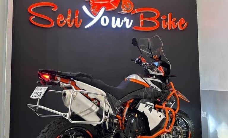 
								KTM 890 Adventure R 2021 full									