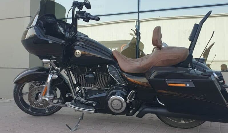 
								HARLEY-DAVIDSON Cvo Road Glide Custom (Fltrxse) 2012 full									