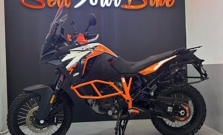 
								KTM 1290 Super Adventure R 2019 full									