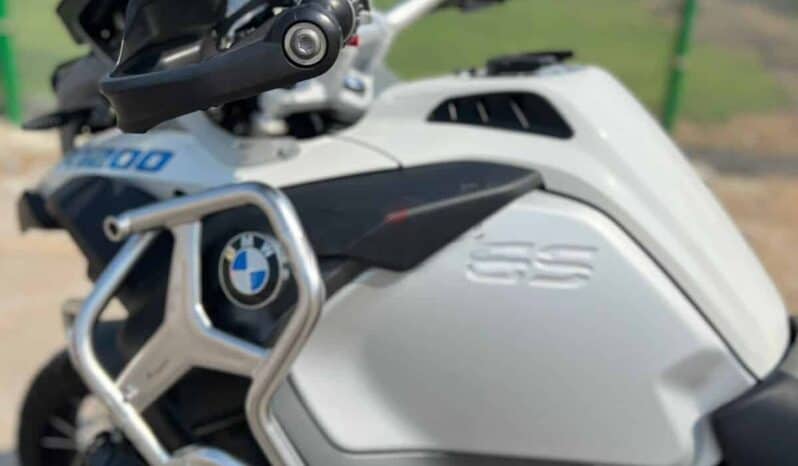 
								BMW R 1200 Gs Adventure 2015 full									