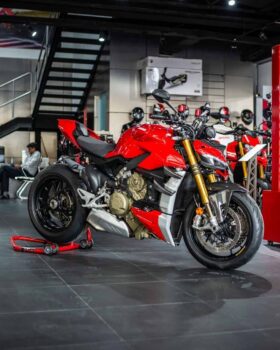 DUCATI Streetfighter V4 S 2021